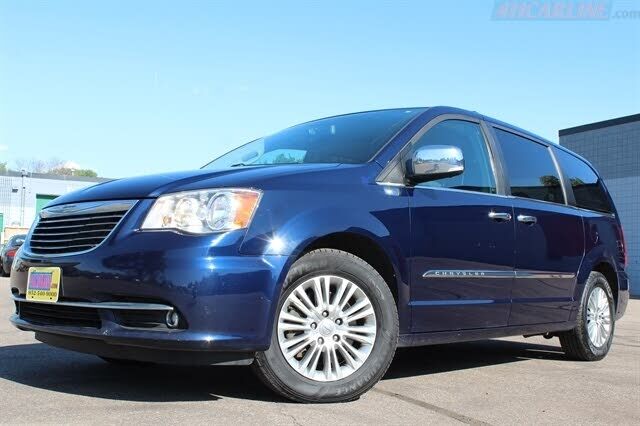 2015 CHRYSLER Town and Country