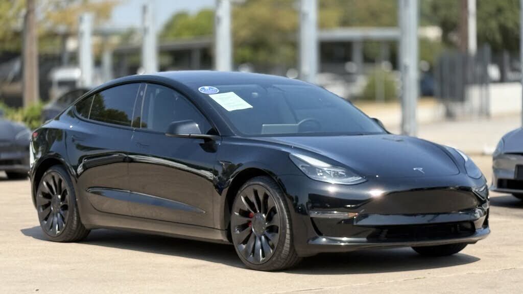 2023 TESLA Model 3