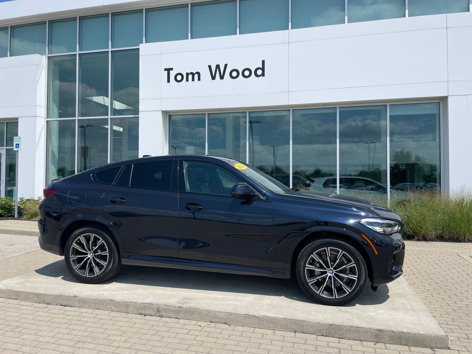 2023 BMW X6
