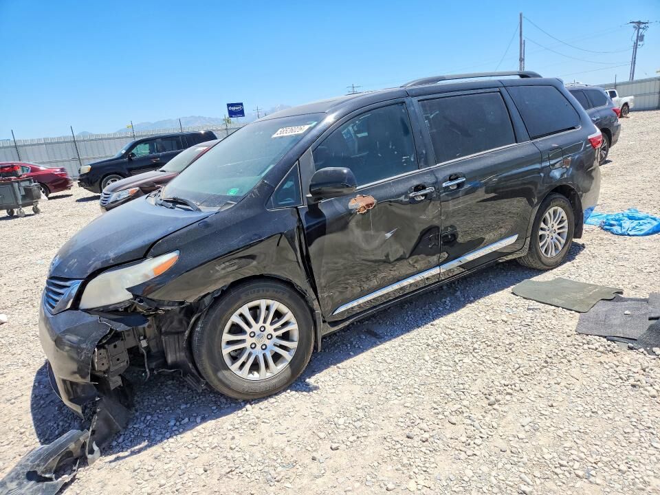2017 TOYOTA Sienna