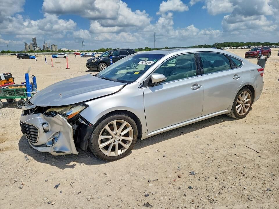 2013 TOYOTA Avalon