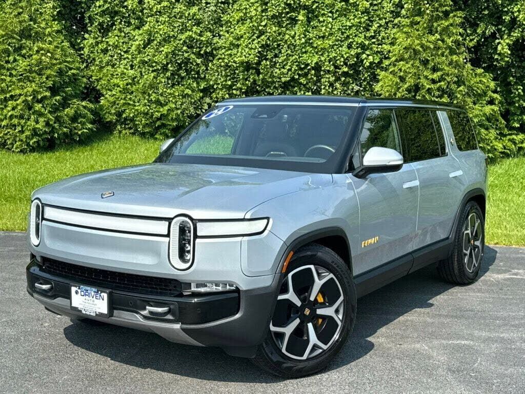 2024 RIVIAN R1S