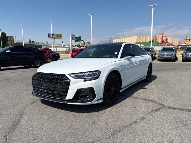 2022 AUDI S8