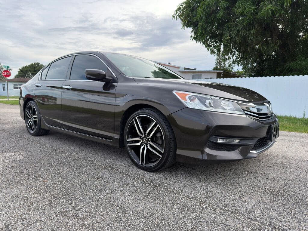 2017 HONDA Accord