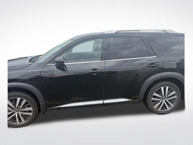 2022 NISSAN Pathfinder
