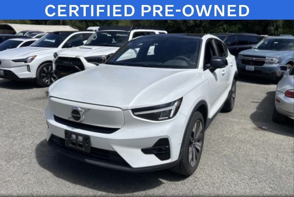 2023 VOLVO C40