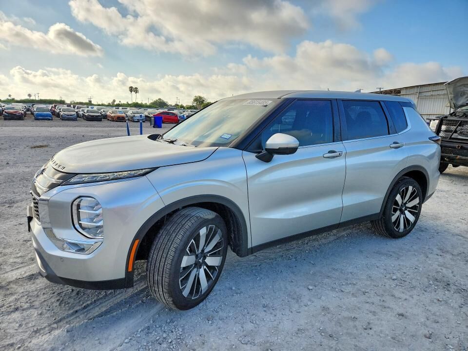 2026 MITSUBISHI Outlander