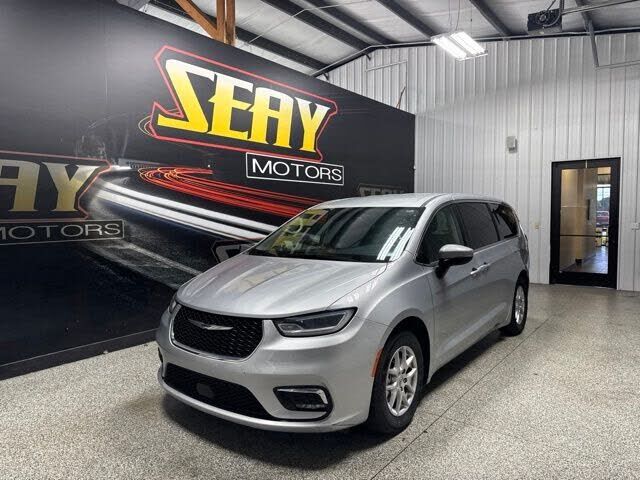 2023 CHRYSLER Pacifica