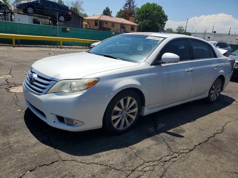 2011 TOYOTA Avalon