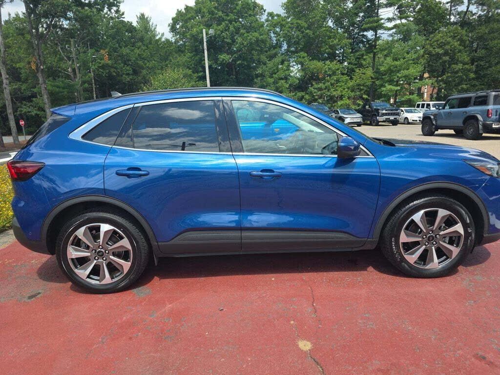 2023 FORD Escape