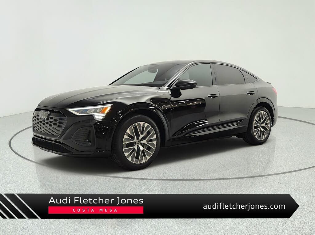 2024 AUDI Q8