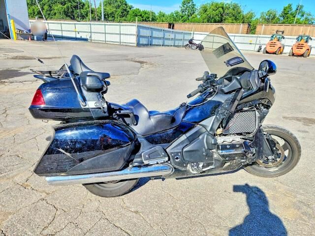 2014 HONDA GL1800