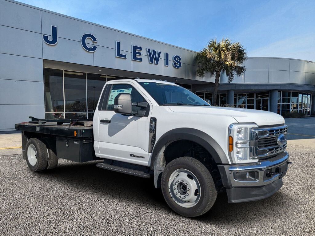 2025 FORD F-550