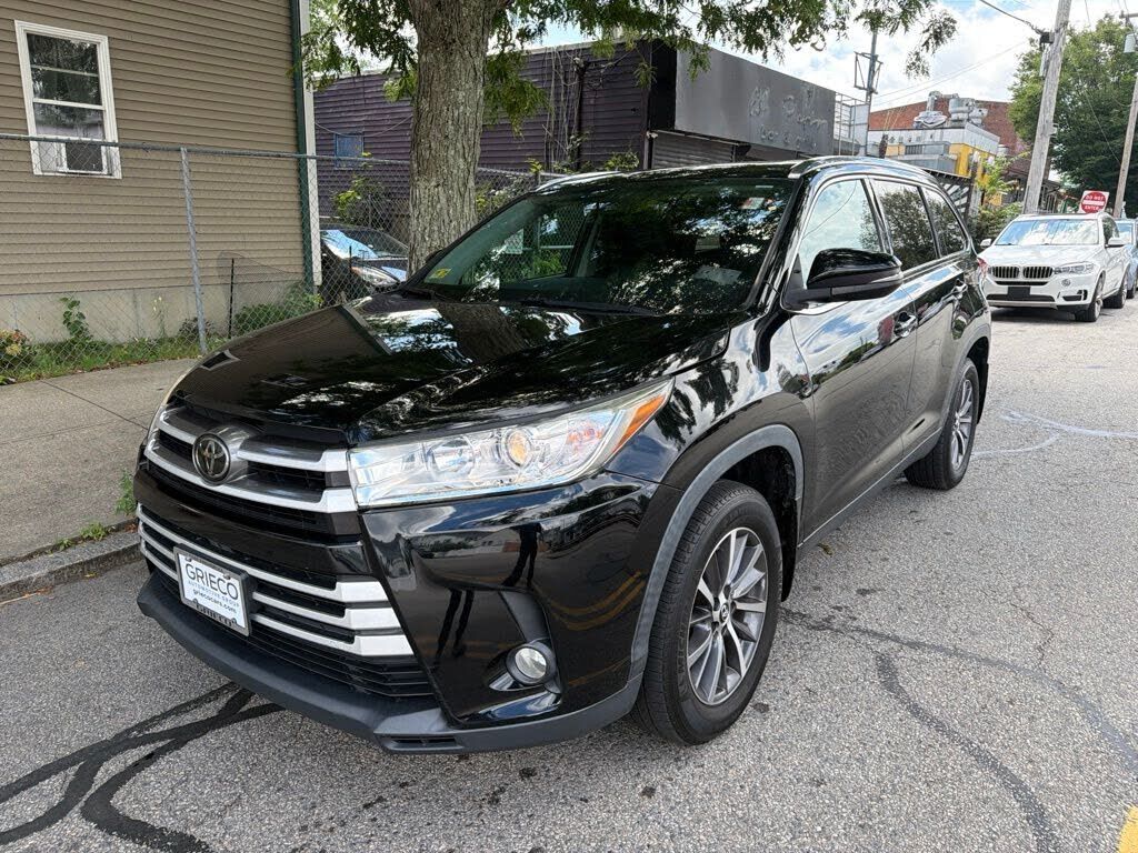 2019 TOYOTA Highlander
