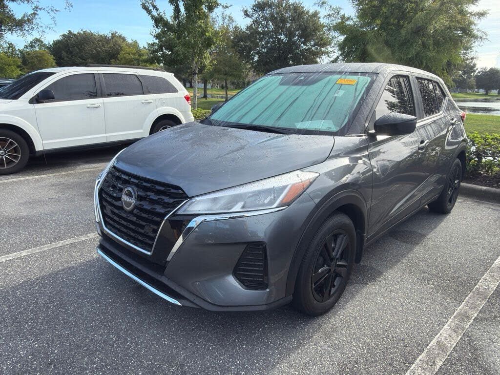2024 NISSAN Kicks