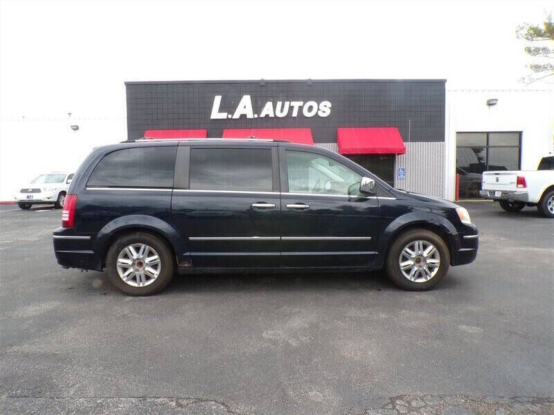 2010 CHRYSLER Town and Country