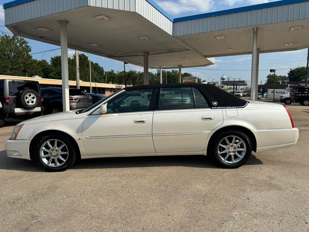 2010 CADILLAC DTS