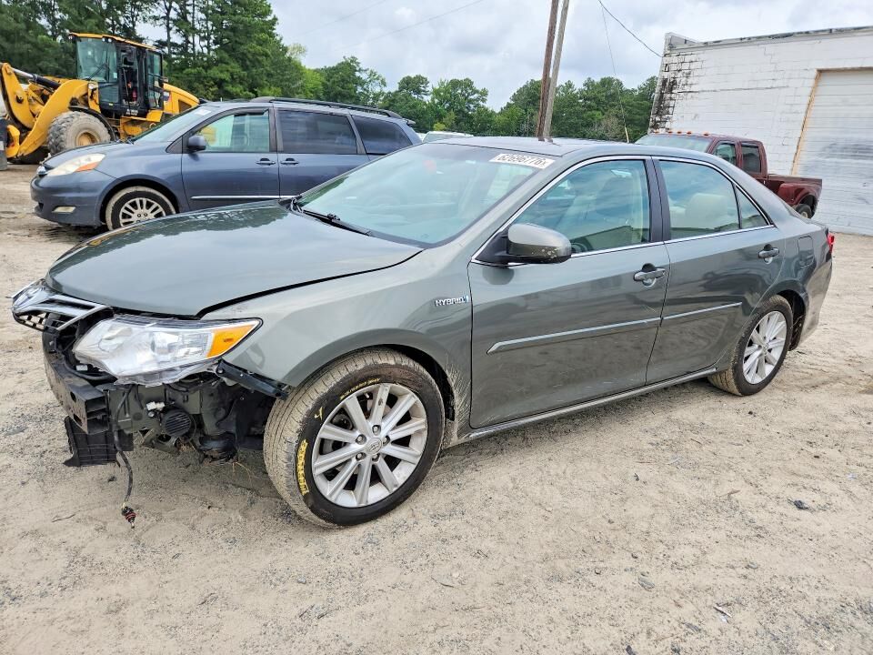 2013 TOYOTA Camry