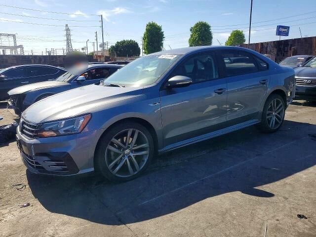 2018 VOLKSWAGEN Passat