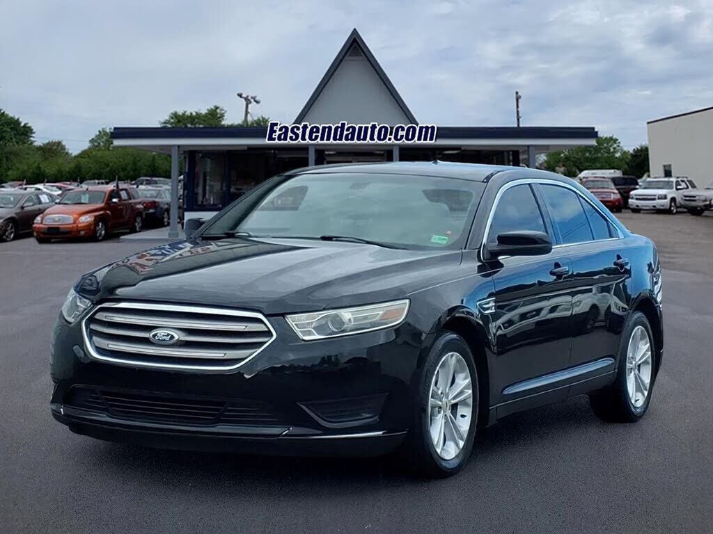 2013 FORD Taurus
