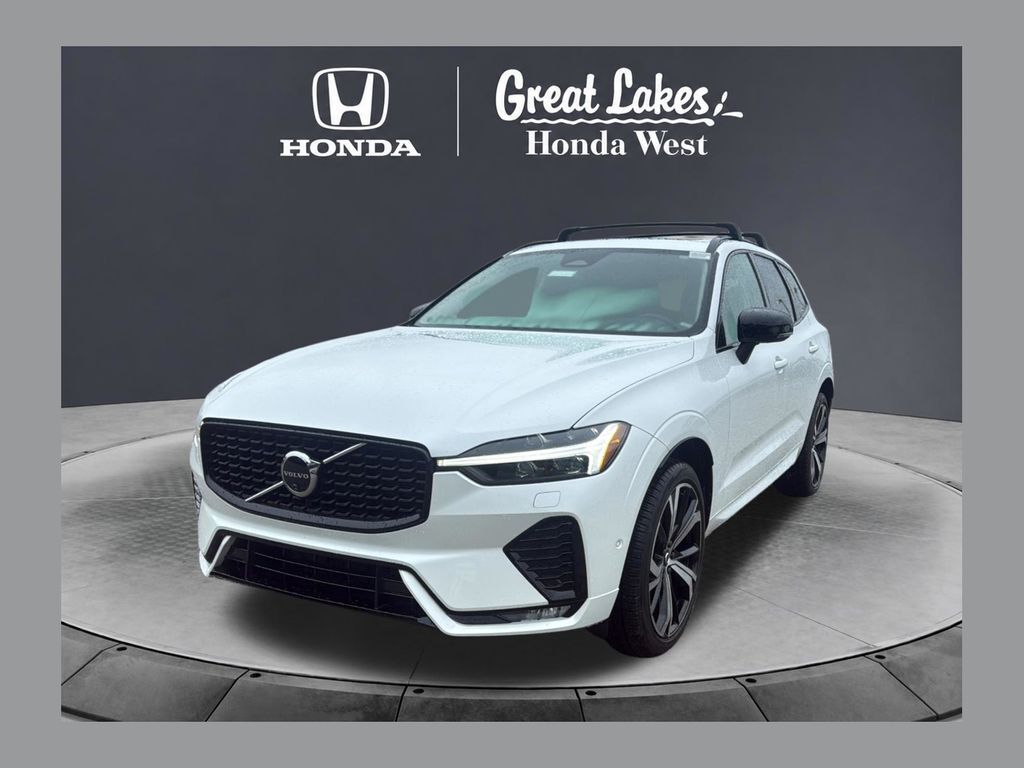 2025 VOLVO XC60
