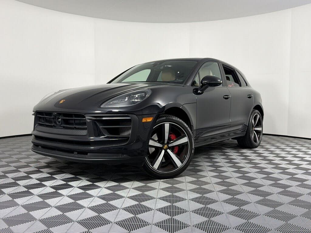 2024 PORSCHE Macan