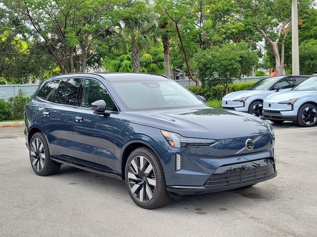 2026 VOLVO EX90