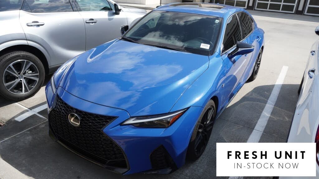 2023 LEXUS IS