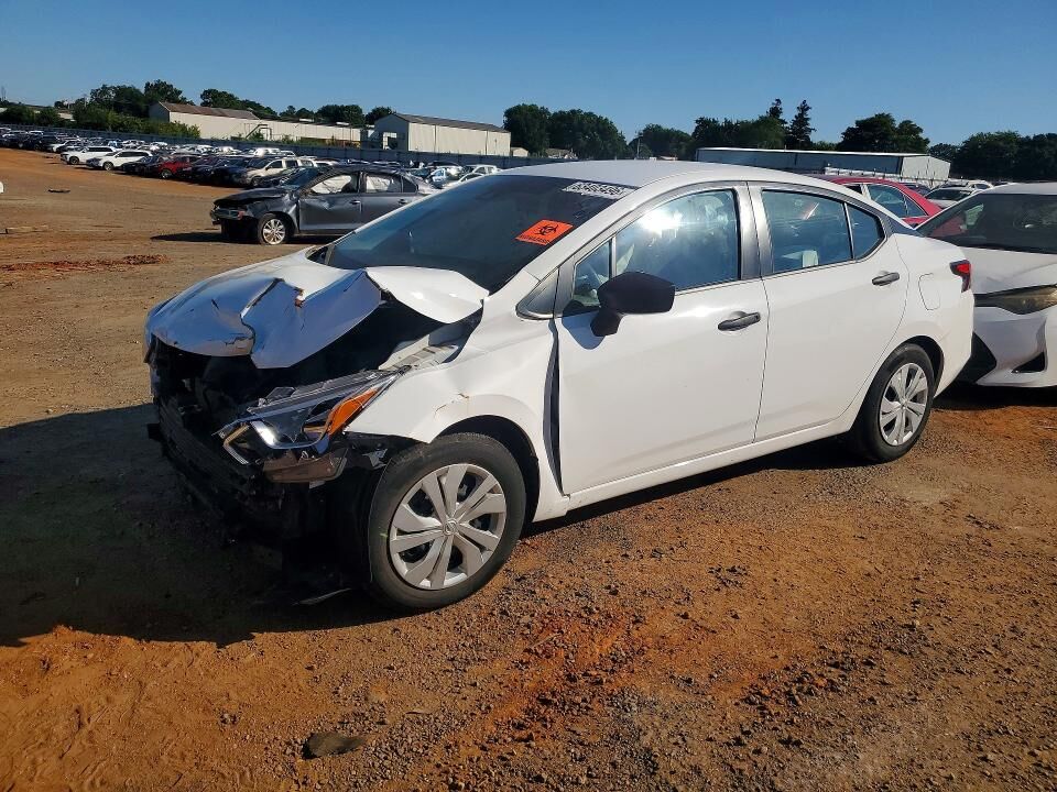 2023 NISSAN Versa