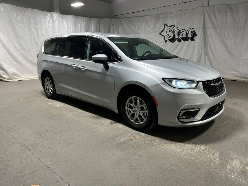 2023 CHRYSLER Pacifica