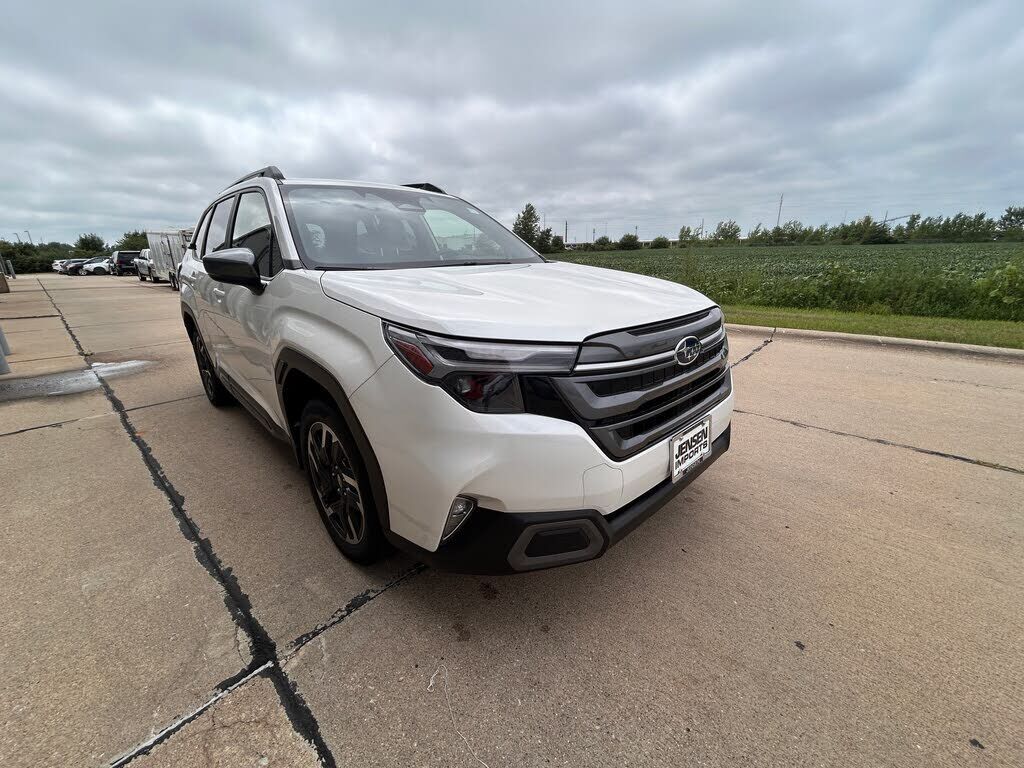 2025 SUBARU Forester