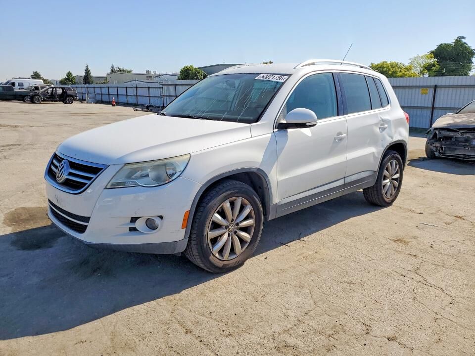 2011 VOLKSWAGEN Tiguan