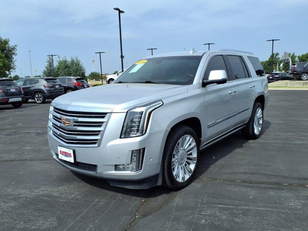 2017 CADILLAC Escalade