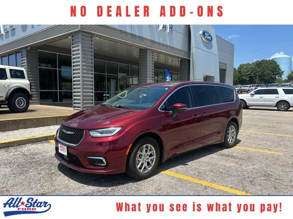 2023 CHRYSLER Pacifica