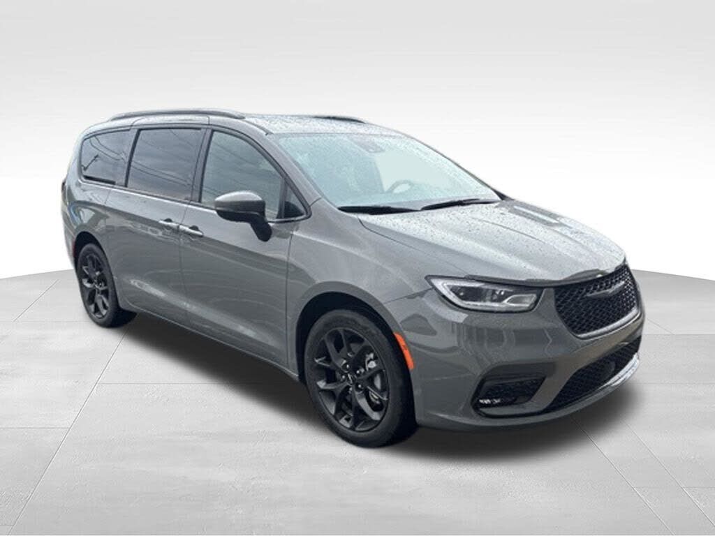 2023 CHRYSLER Pacifica