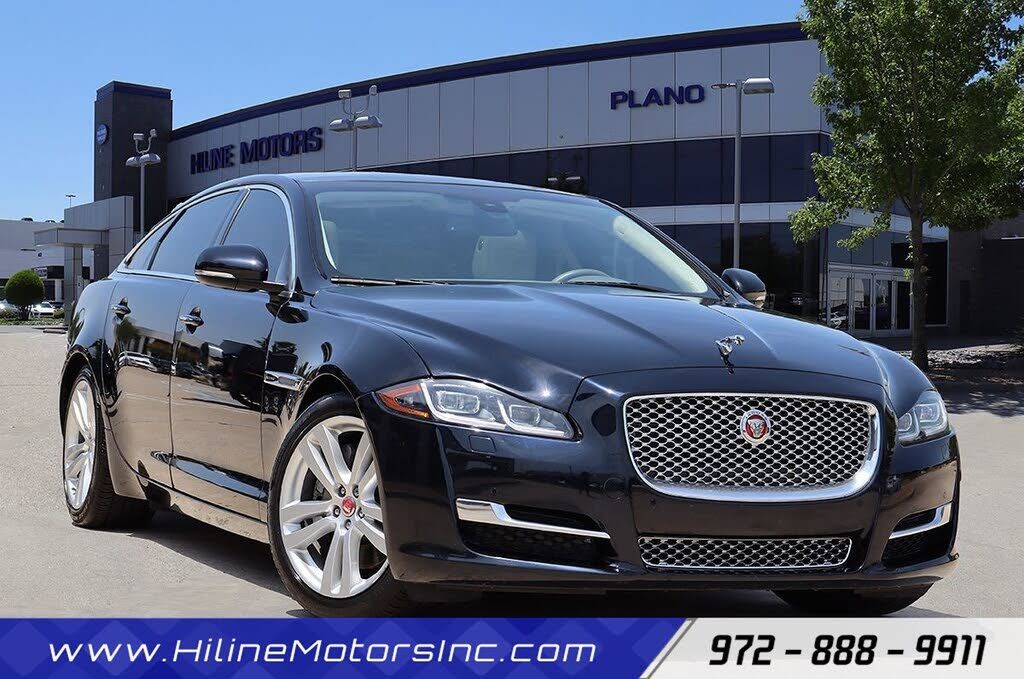2016 JAGUAR XJ