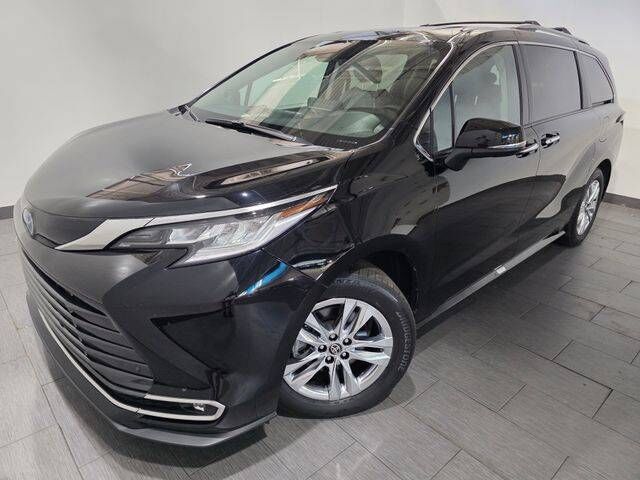 2024 TOYOTA Sienna