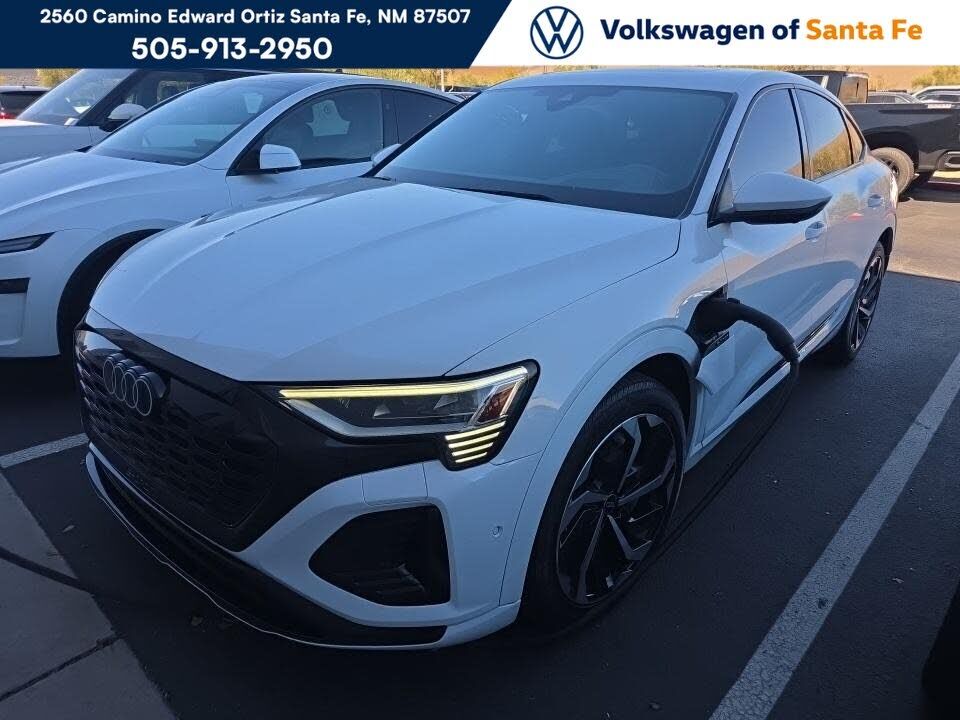 2024 AUDI Q8