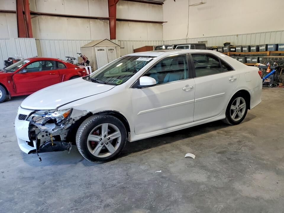 2013 TOYOTA Camry