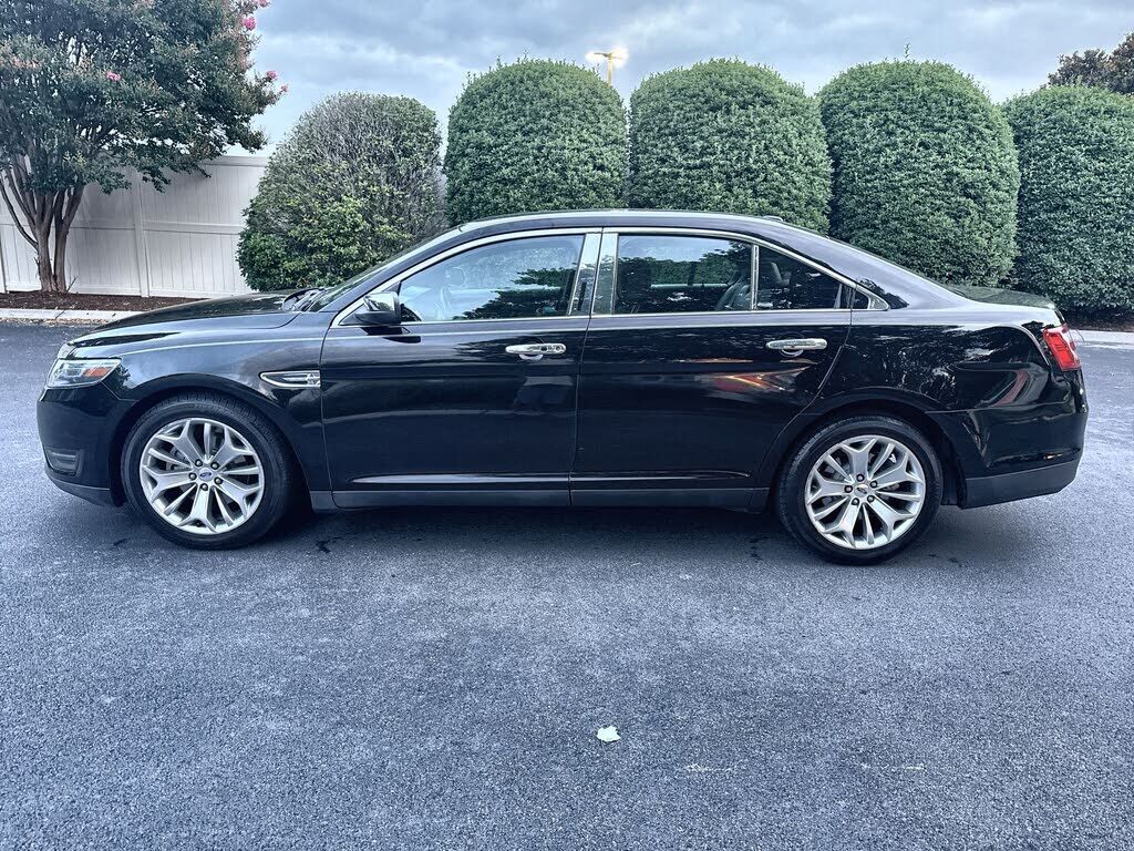2017 FORD Taurus
