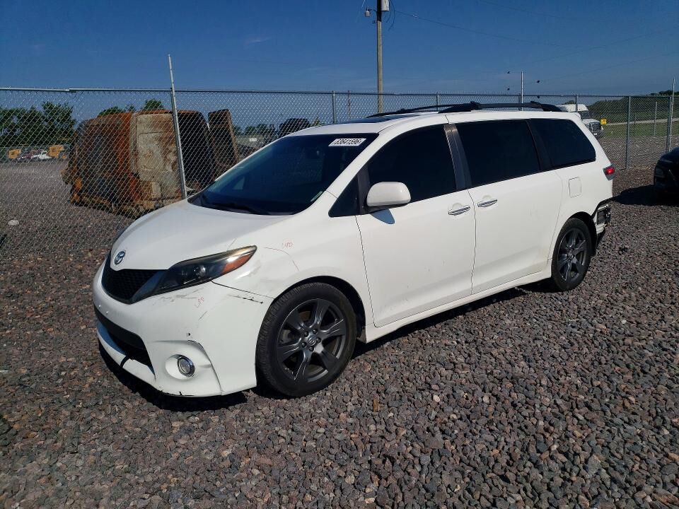 2017 TOYOTA Sienna