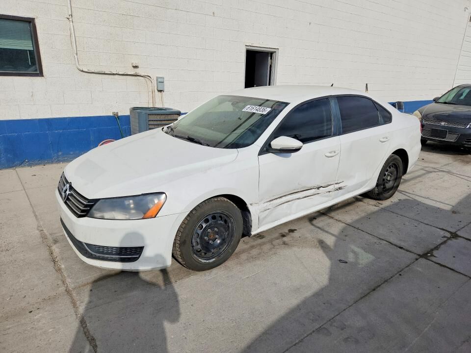 2012 VOLKSWAGEN Passat
