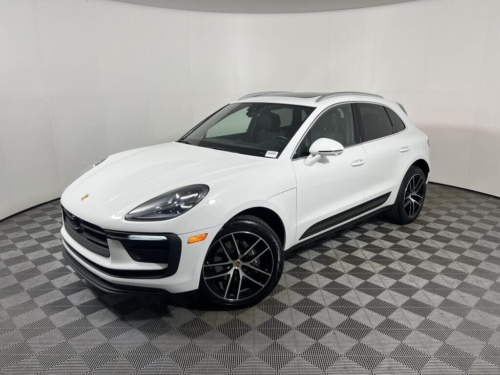 2024 PORSCHE Macan