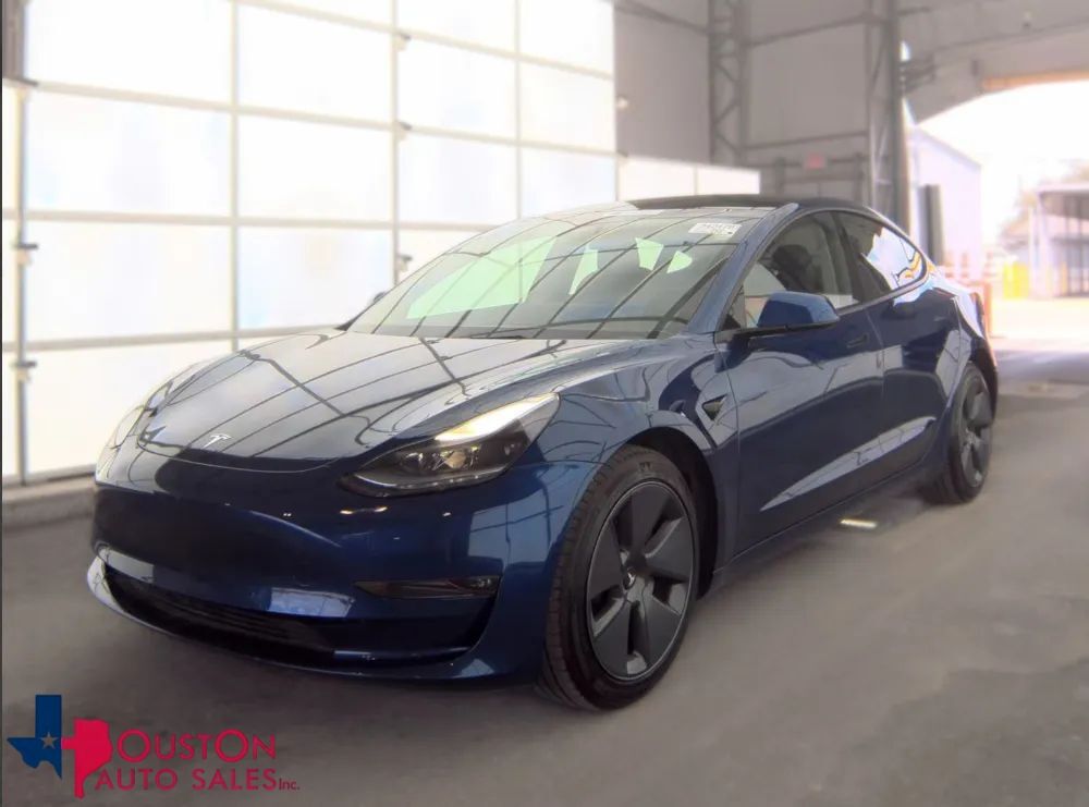2022 TESLA Model 3