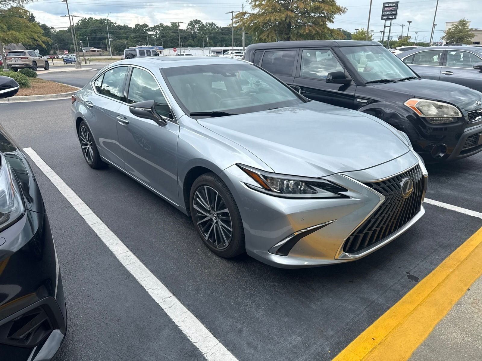 2023 LEXUS ES