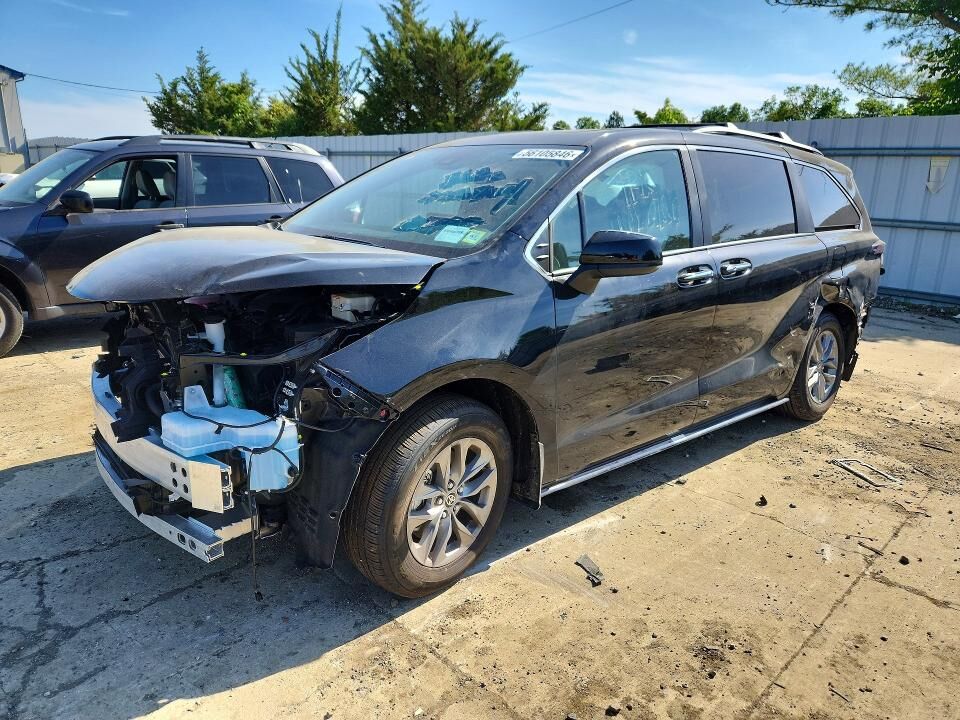 2026 TOYOTA Sienna