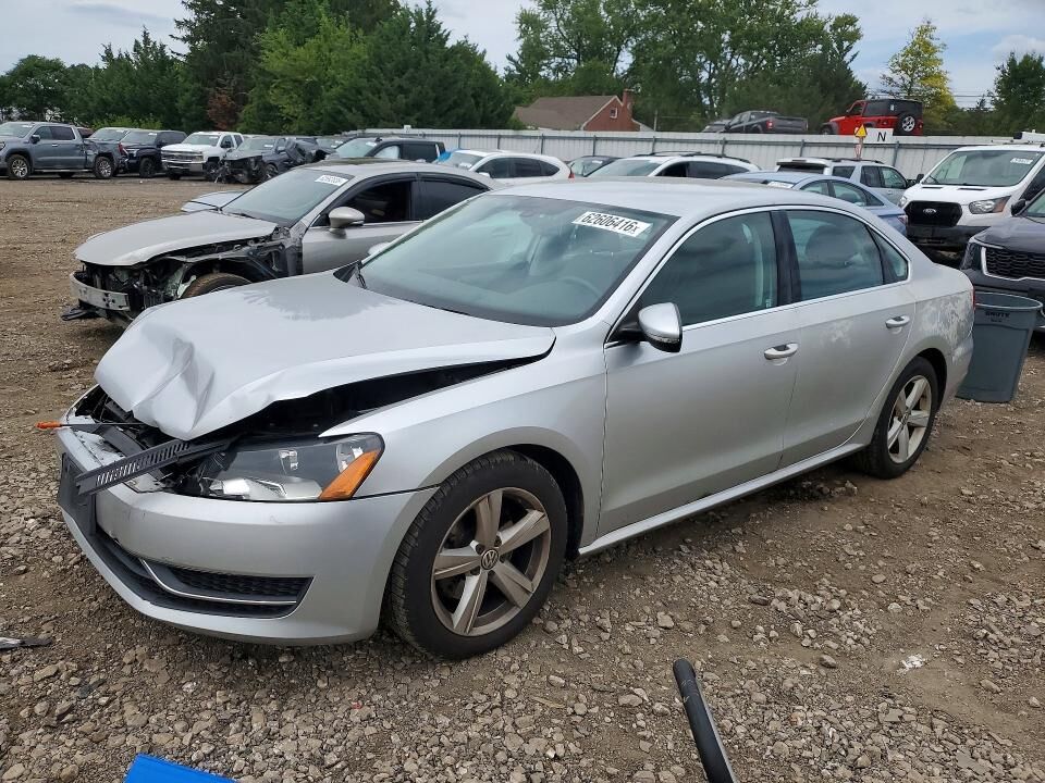2012 VOLKSWAGEN Passat