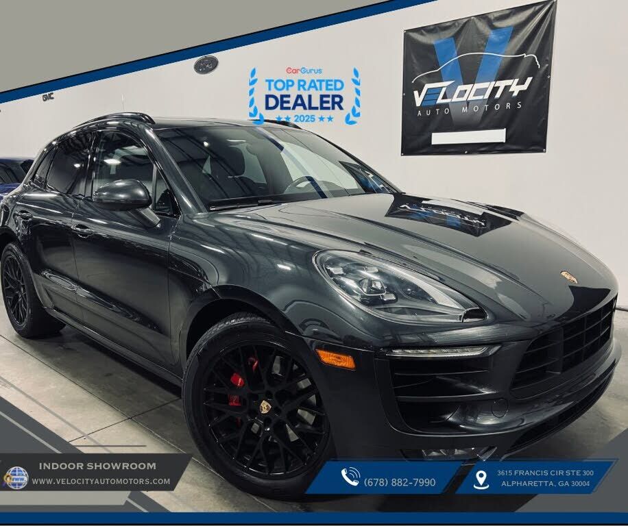 2017 PORSCHE Macan