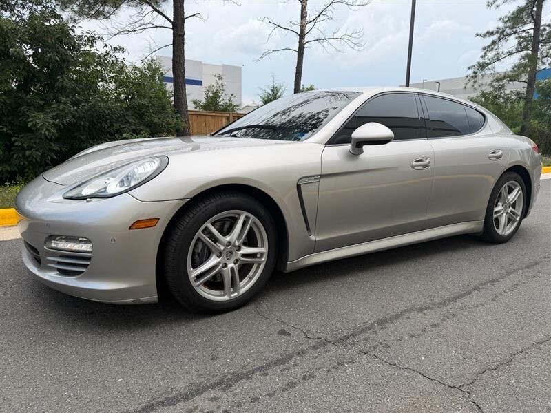 2011 PORSCHE Panamera