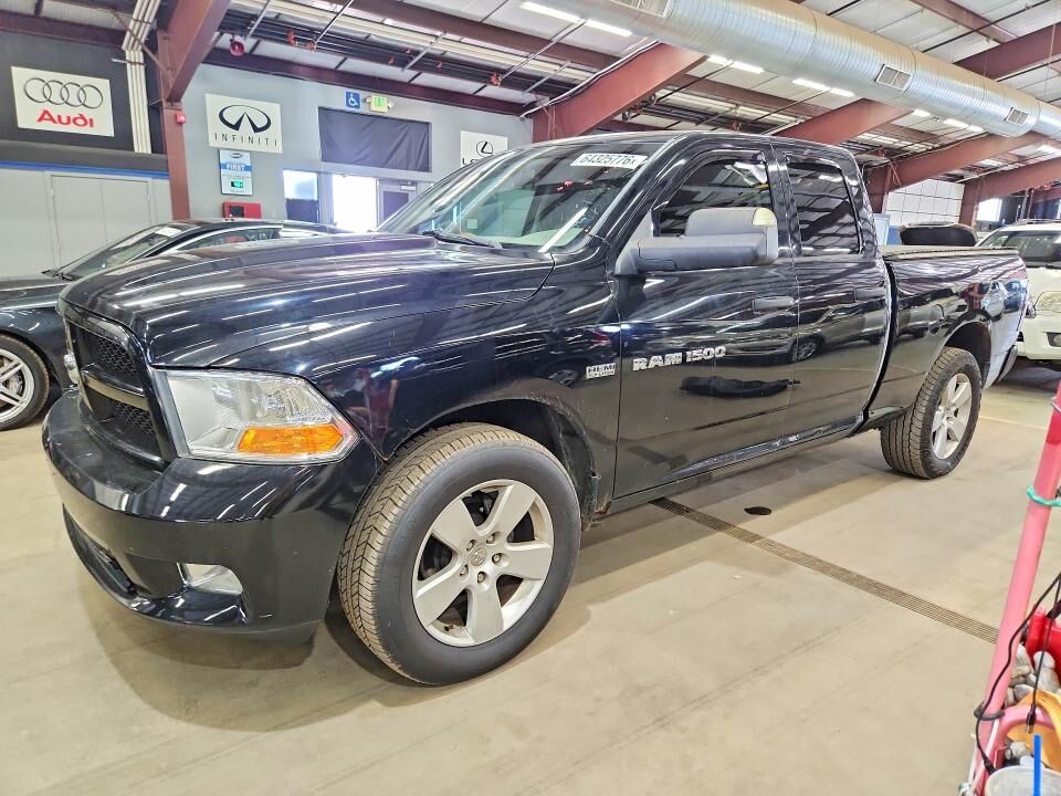 2012 DODGE Ram